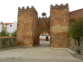 Murallas y torreón del siglo xis Imagen 1