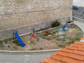 Parques infantiles con columpios en casco urbano Imagen 1